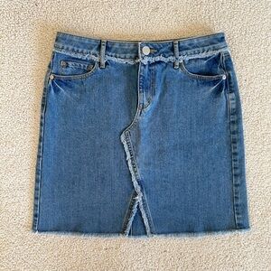 LOFT Frayed Denim cowgirl casual festival Hem Blue Pencil Skirt size 2 cotton